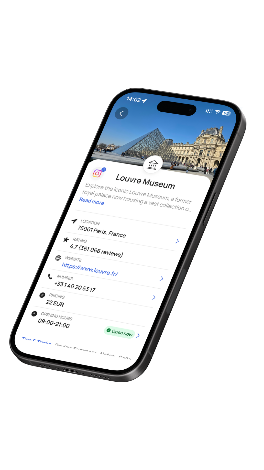 PARSD app showing detailed location information for the Louvre Museum including ratings, hours, and pricing